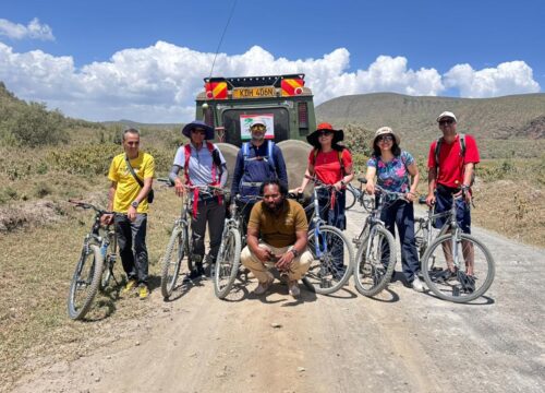 DAY TOUR PACKAGE TO LAKE NAIVASHA & HELLS GATE