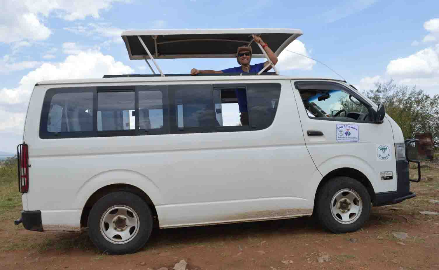 DAY TOUR TO NAIROBI NATIONAL PARK AND GIRAFFE CENTRE